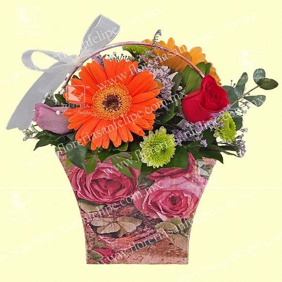 Bolsa Artesanal Vintage Con Rosas y Gerberas